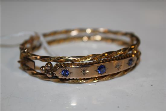 9ct gold openwork hollow hinged ropetwist bangle, gypsy-set 3 sapphires & 2 diamonds, Chester 1909